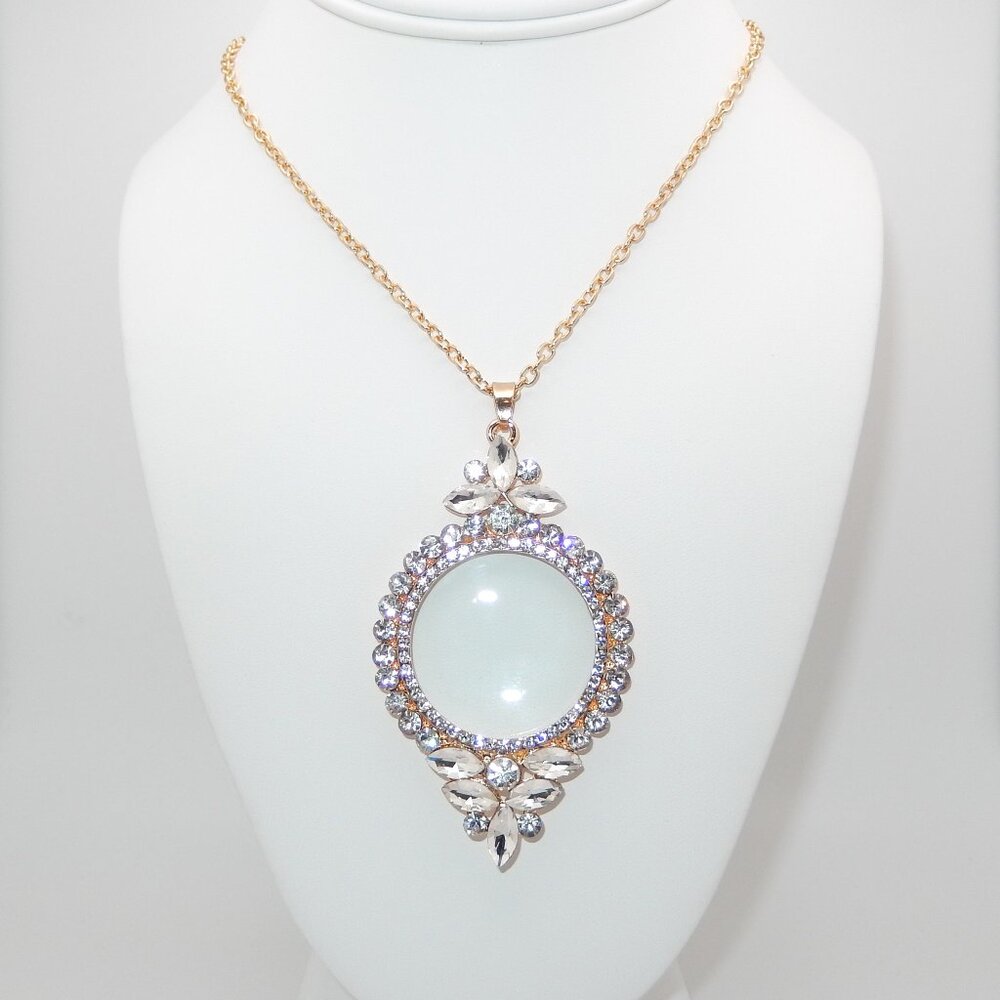 Vintage CRYSTAL AVENUE Magnifying Glass Necklace / 28" Length + 3.25" Pendant